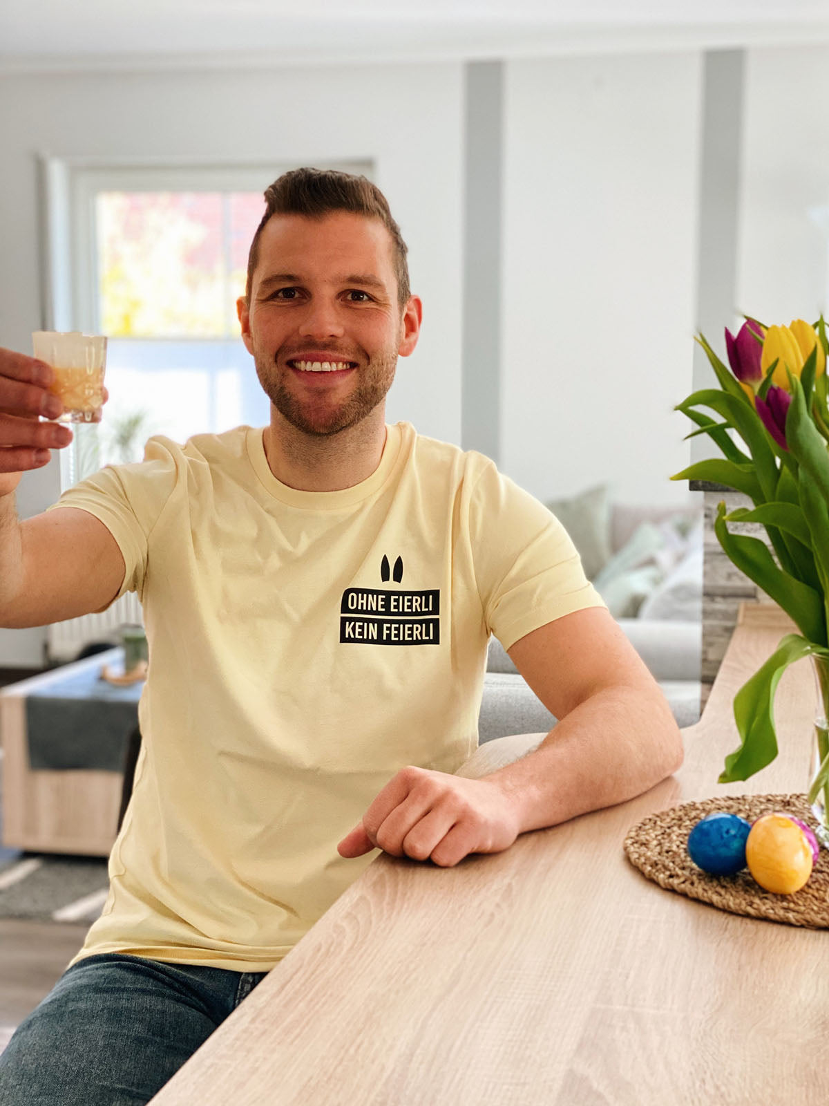 T-Shirt mit "Ohne Eierli kein Feierli" Spruch
