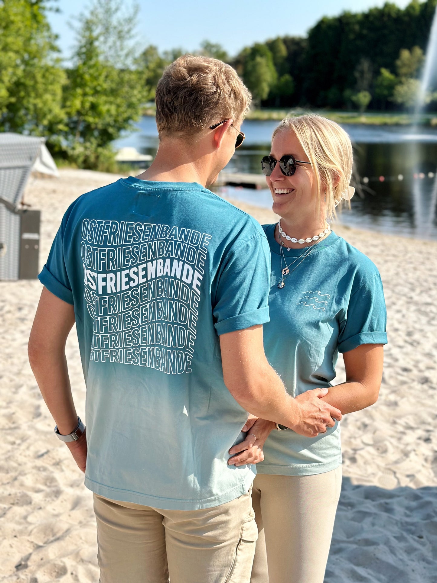 T-Shirt mit Wellen und Ostfriesenbande Motiven